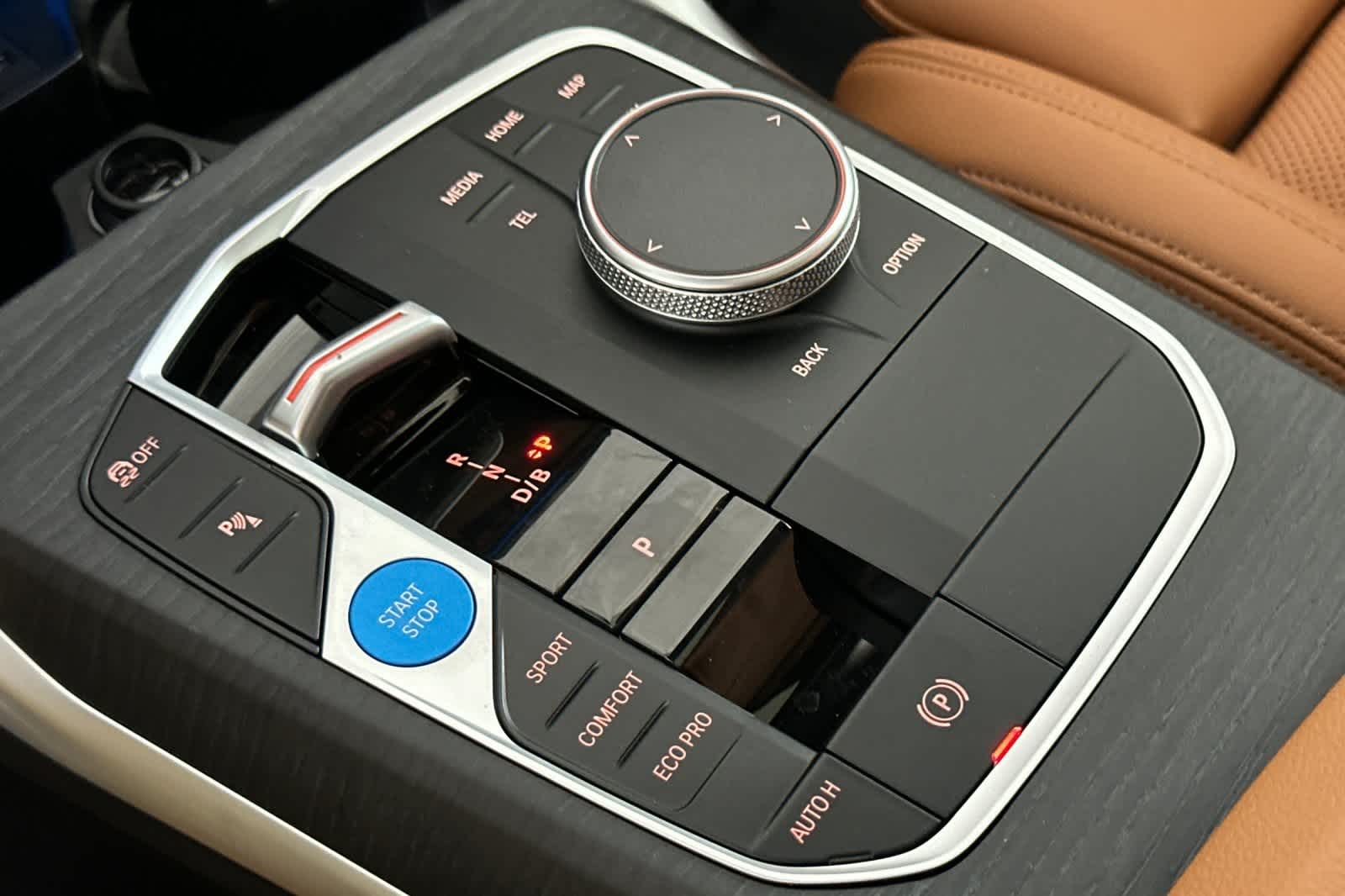 Thumbnail: 2025 BMW i4 - 21