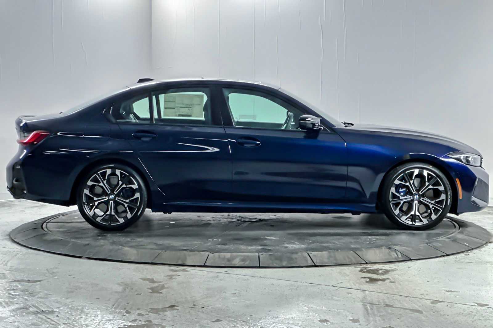 Thumbnail: 2026 BMW 3 Series - 8