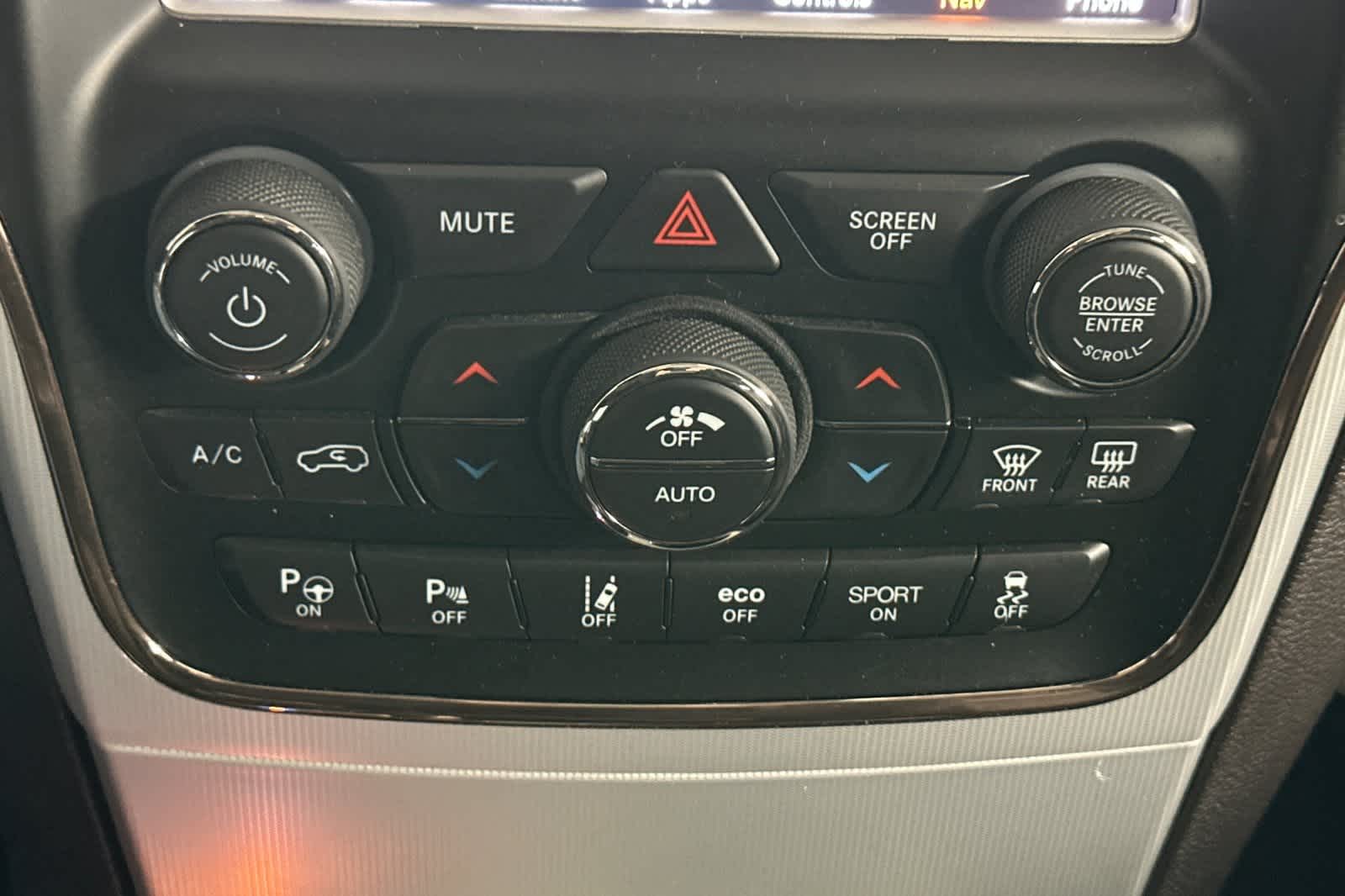 Thumbnail: 2018 Jeep Grand Cherokee - 21