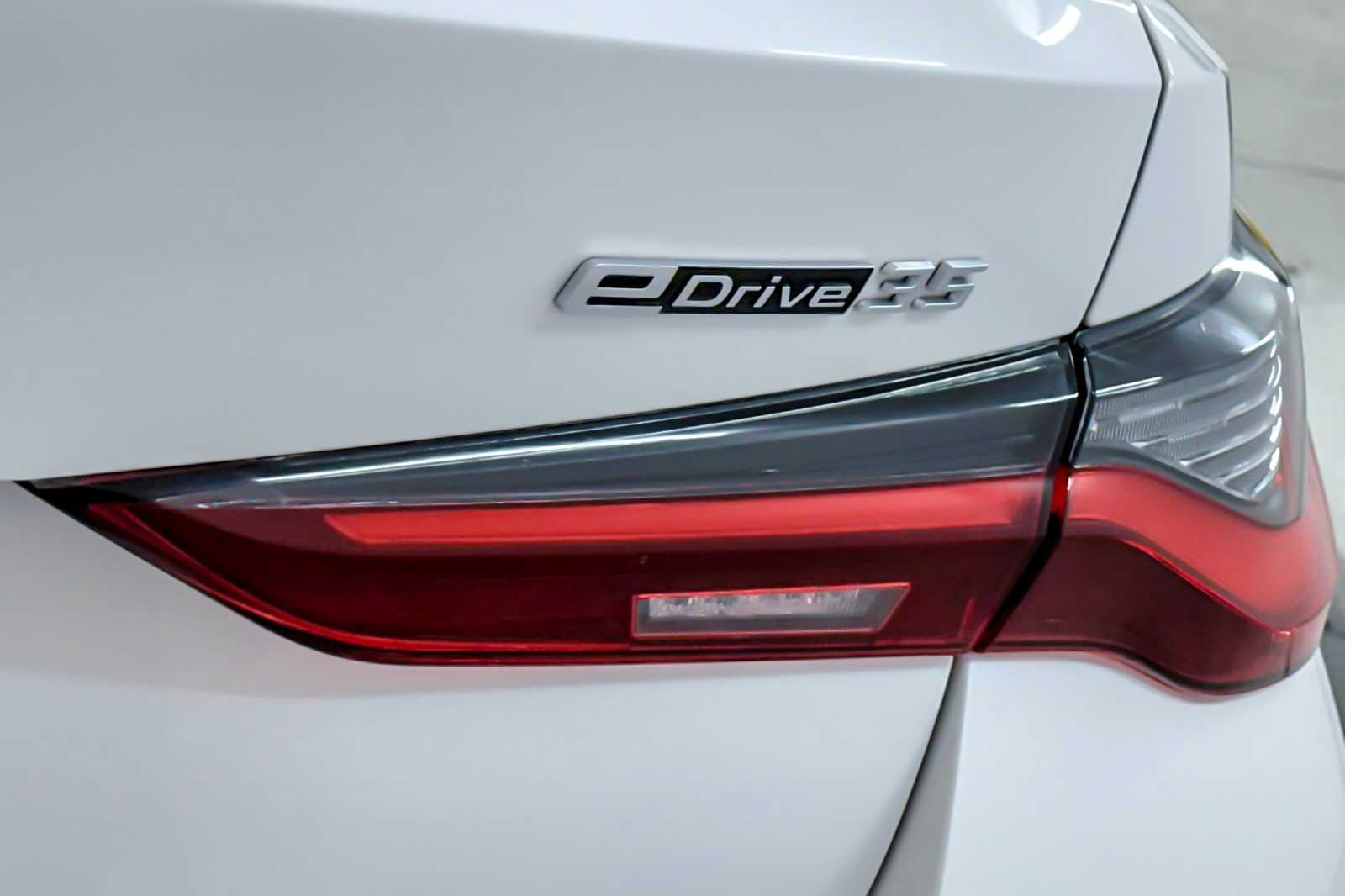 Thumbnail: 2023 BMW i4 - 27