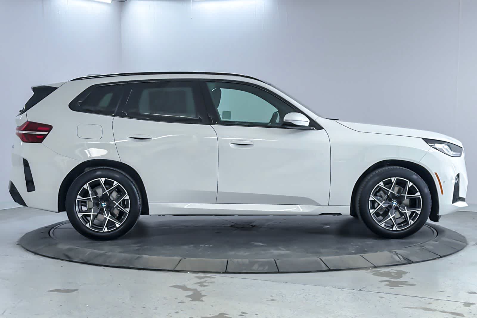 Thumbnail: 2026 BMW X3 - 8