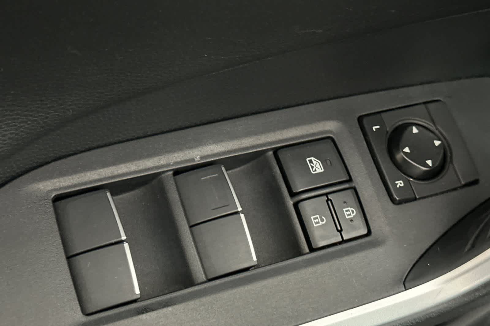 Thumbnail: 2019 Toyota RAV4 - 13