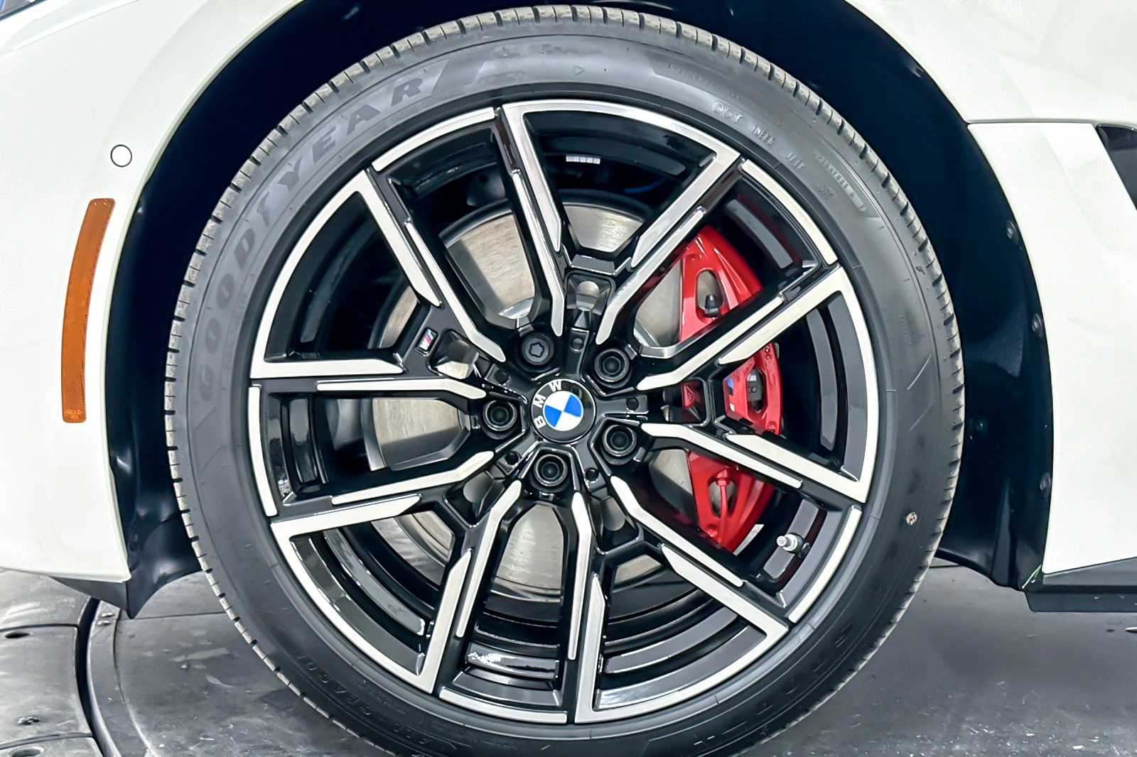 Thumbnail: 2025 BMW i4 - 24