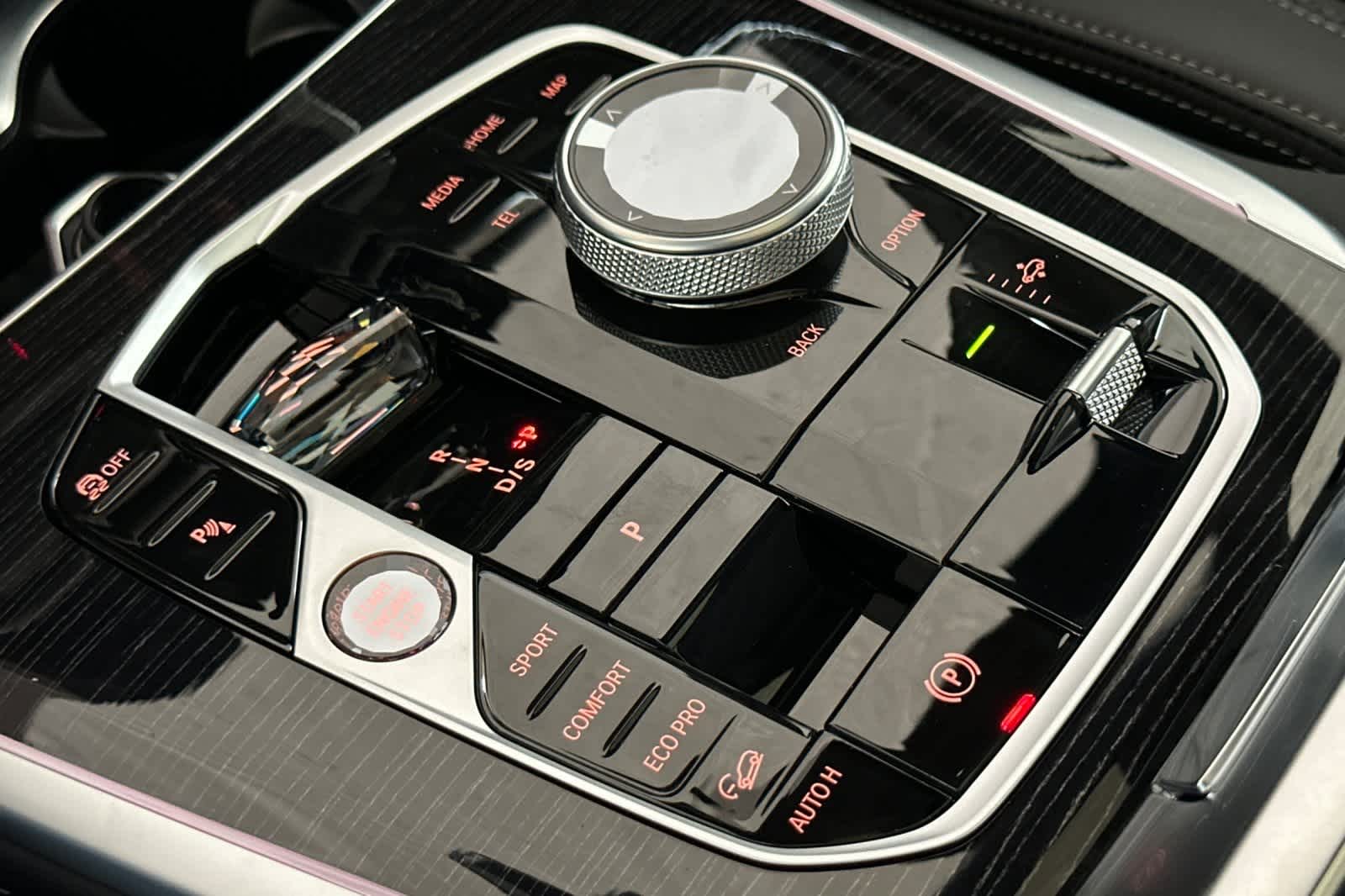 Thumbnail: 2026 BMW X7 - 22