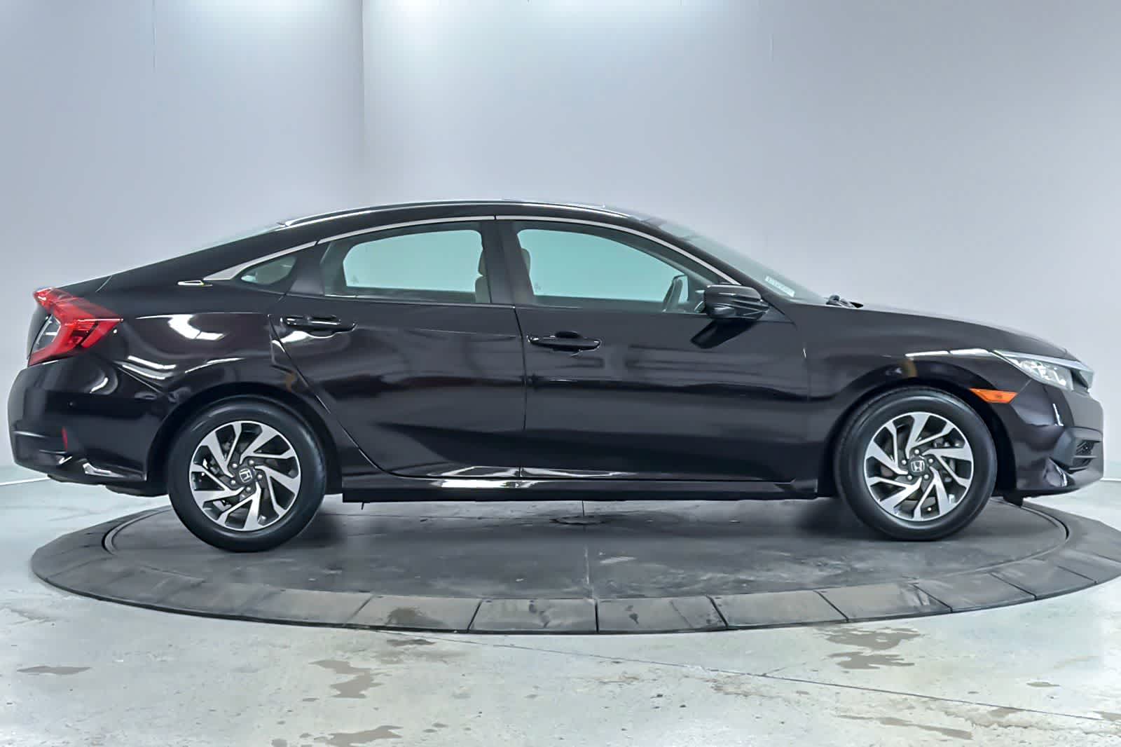 Thumbnail: 2016 Honda Civic - 8