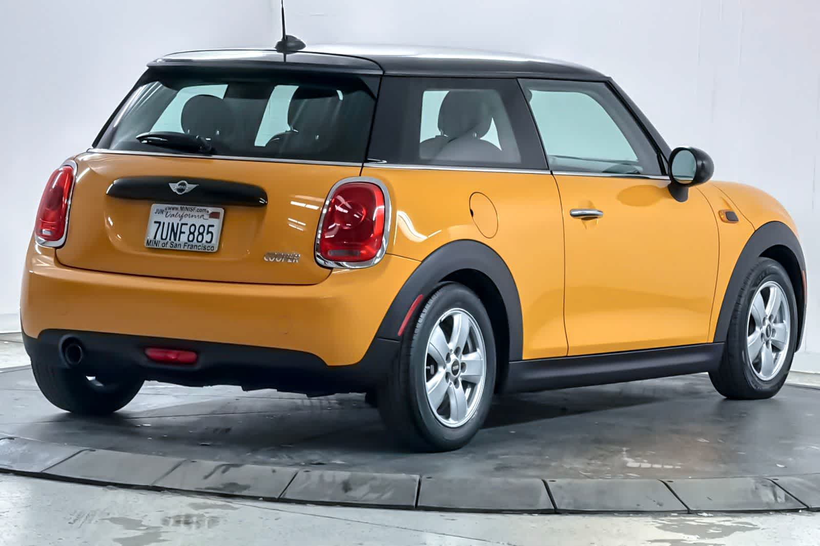 Thumbnail: 2016 MINI Cooper Hardtop - 2