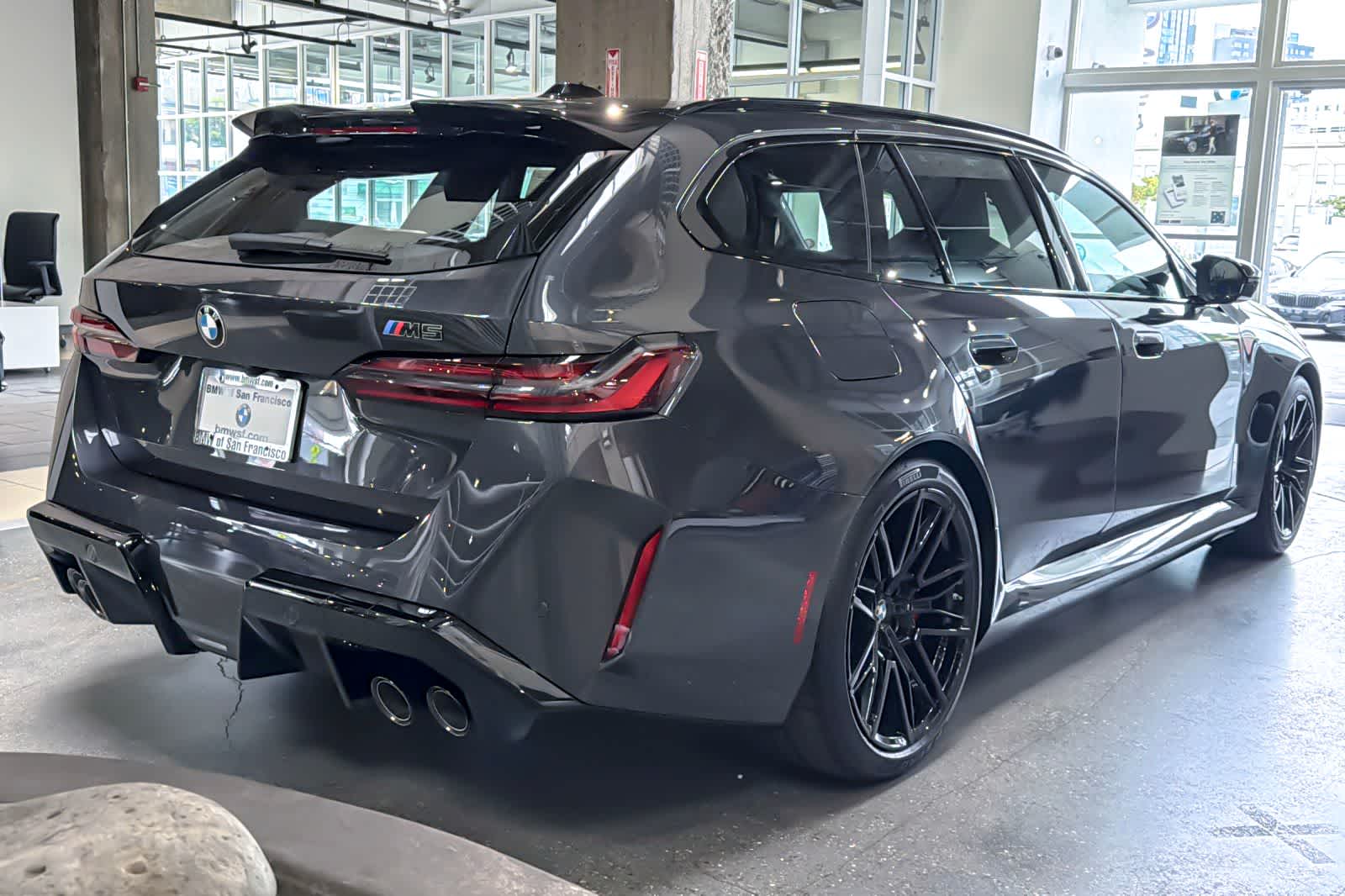 Thumbnail: 2027 BMW M5 - 2