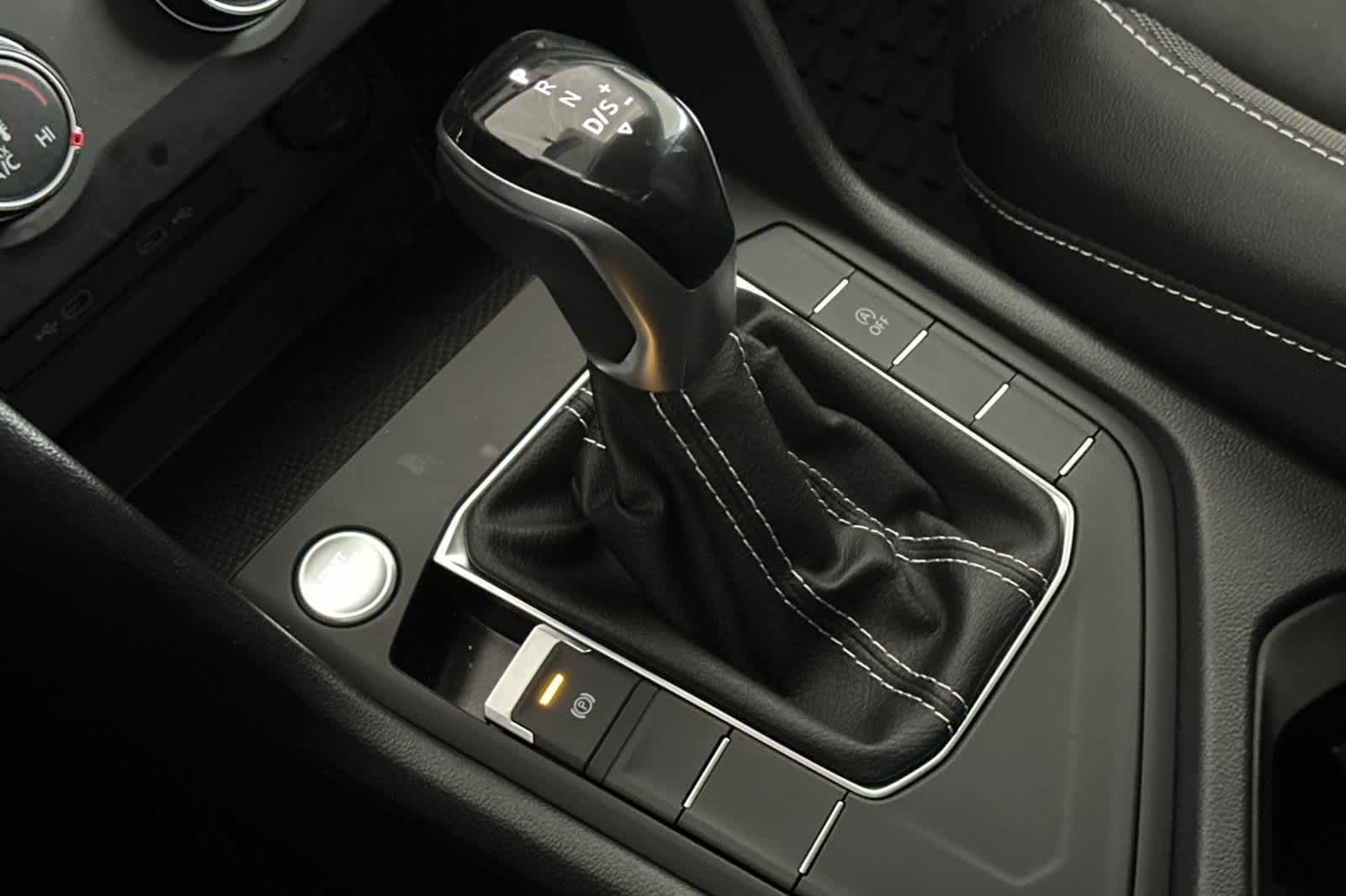 Thumbnail: 2022 Volkswagen Taos - 21