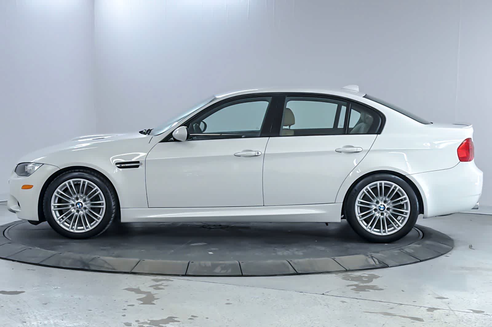 Thumbnail: 2011 BMW M3 - 5