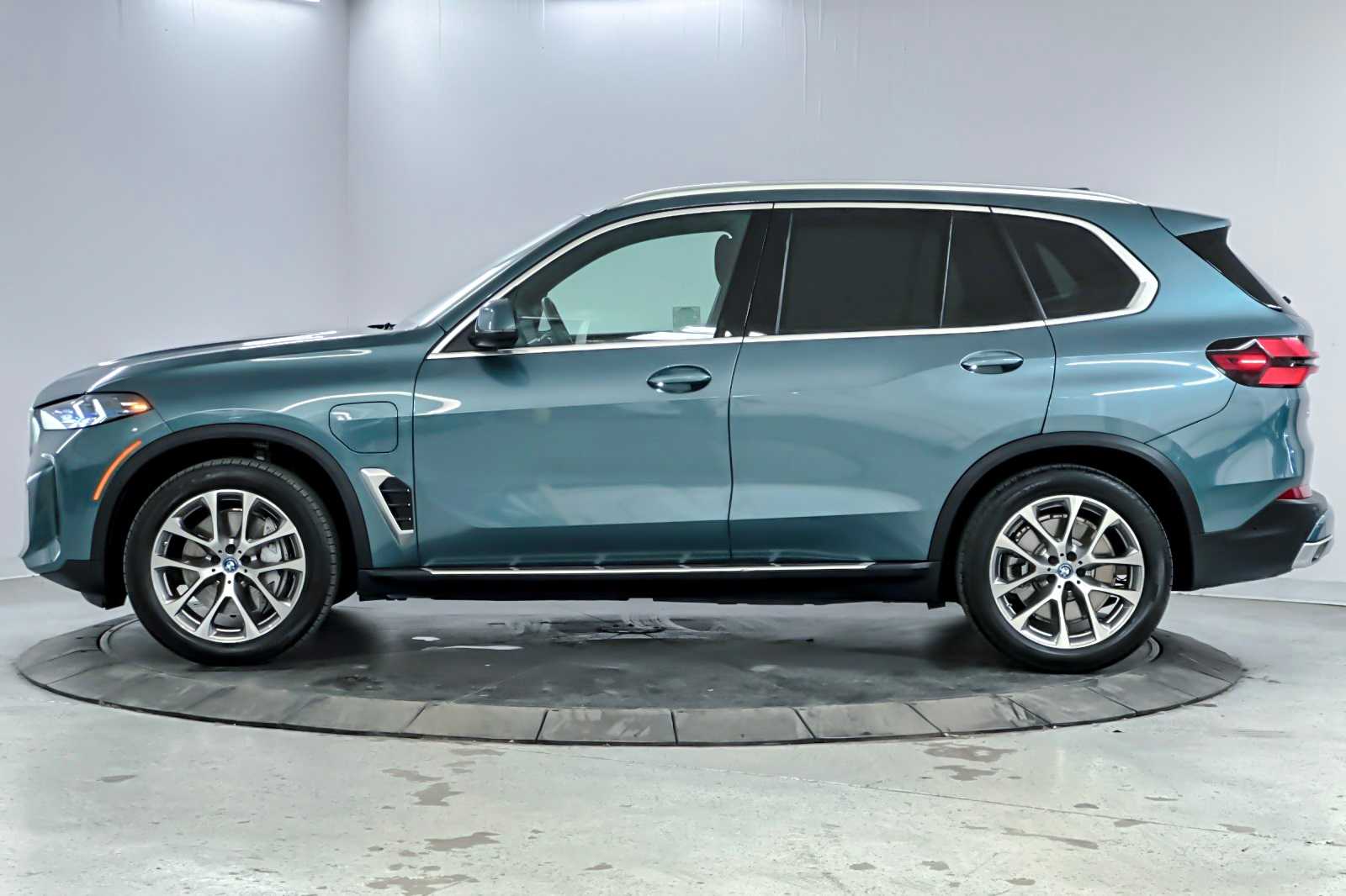 Thumbnail: 2025 BMW X5 - 5