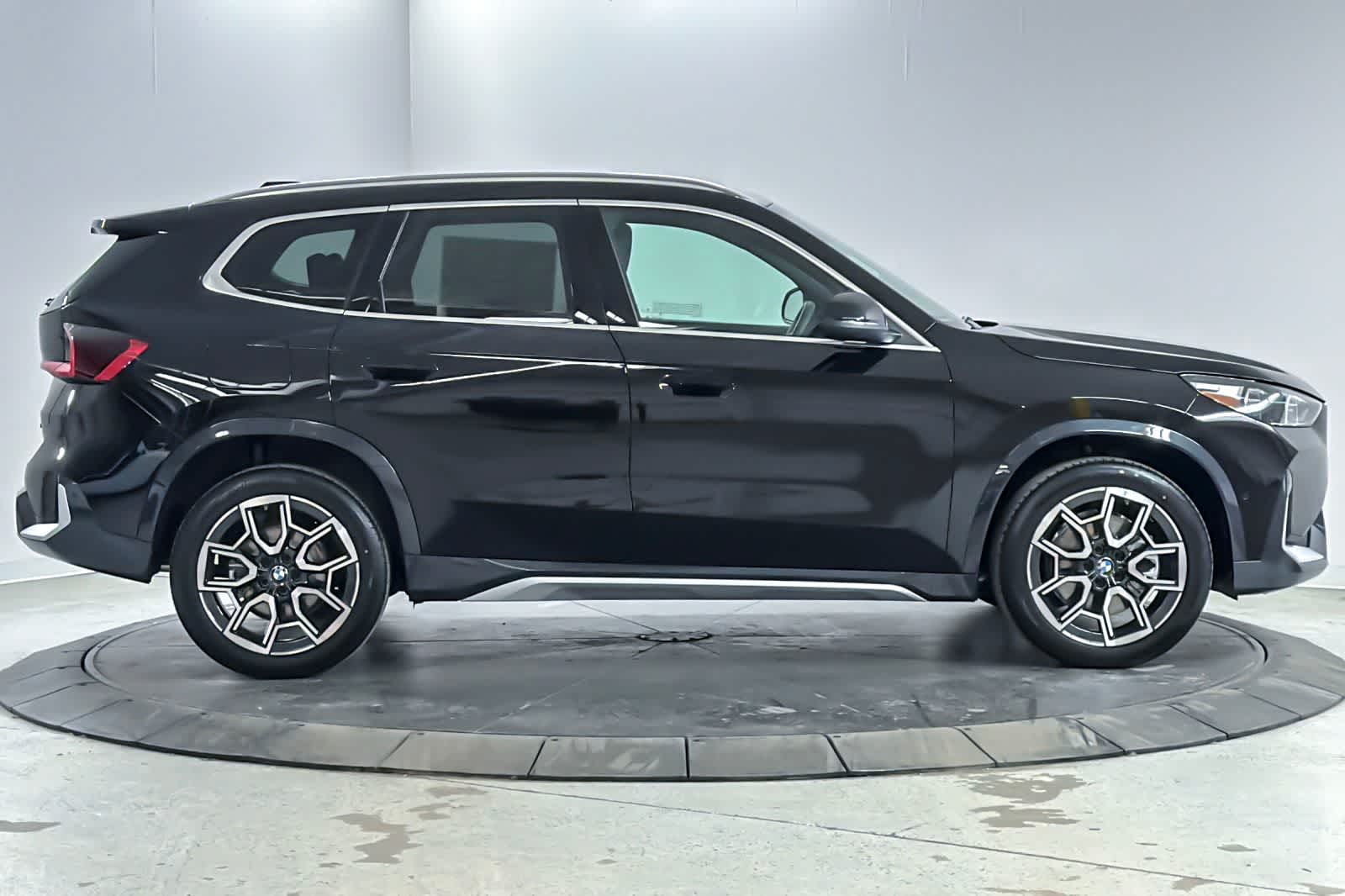 Thumbnail: 2026 BMW X1 - 8