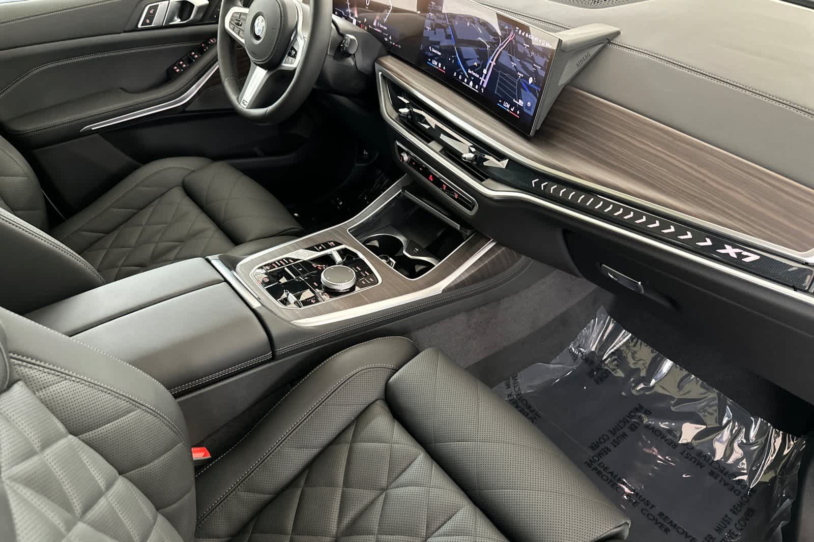 Thumbnail: 2026 BMW X7 - 16