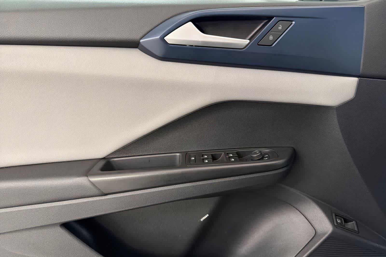 Thumbnail: 2023 Volkswagen Taos - 12