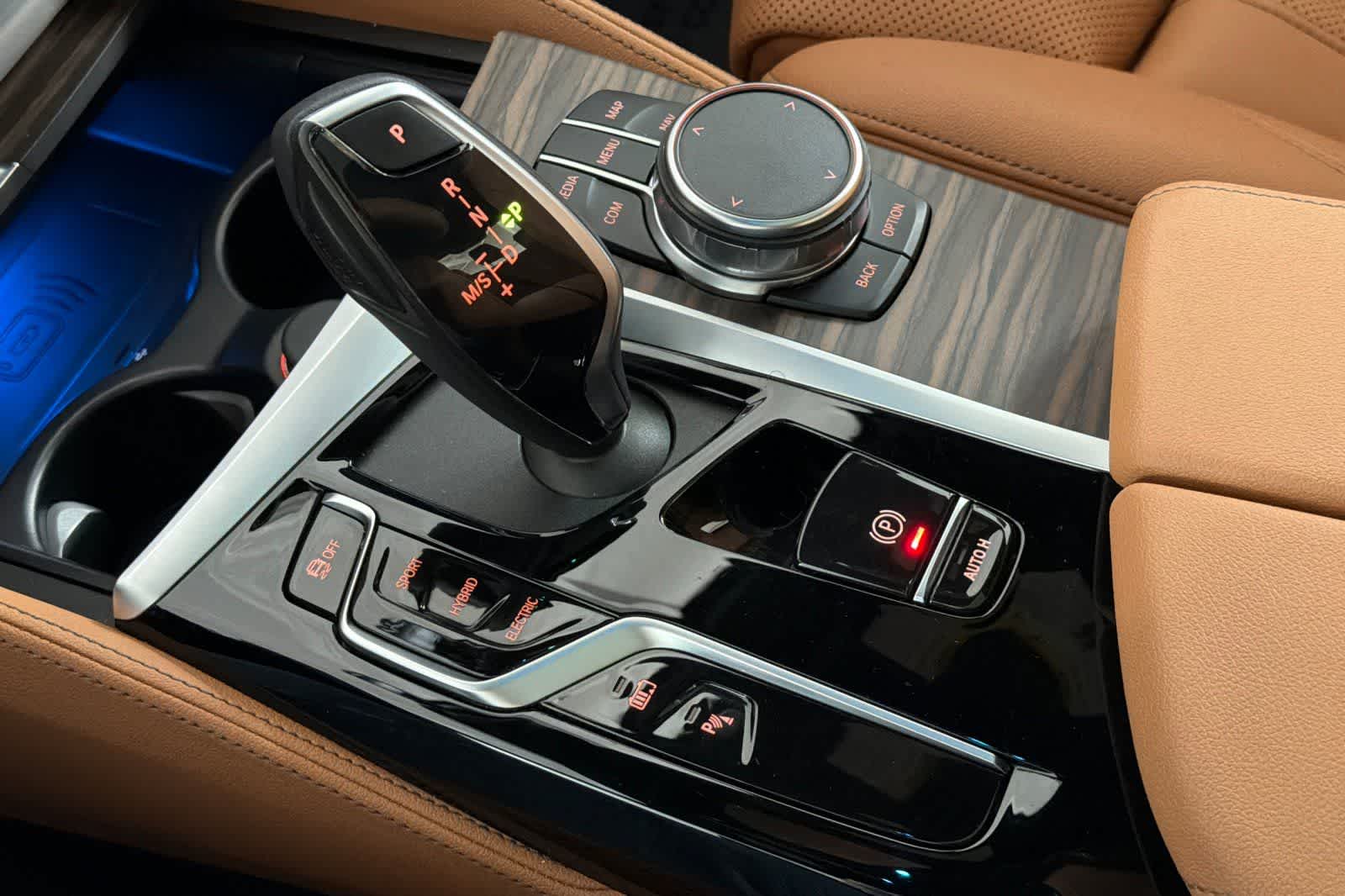 Thumbnail: 2023 BMW 5 Series - 21