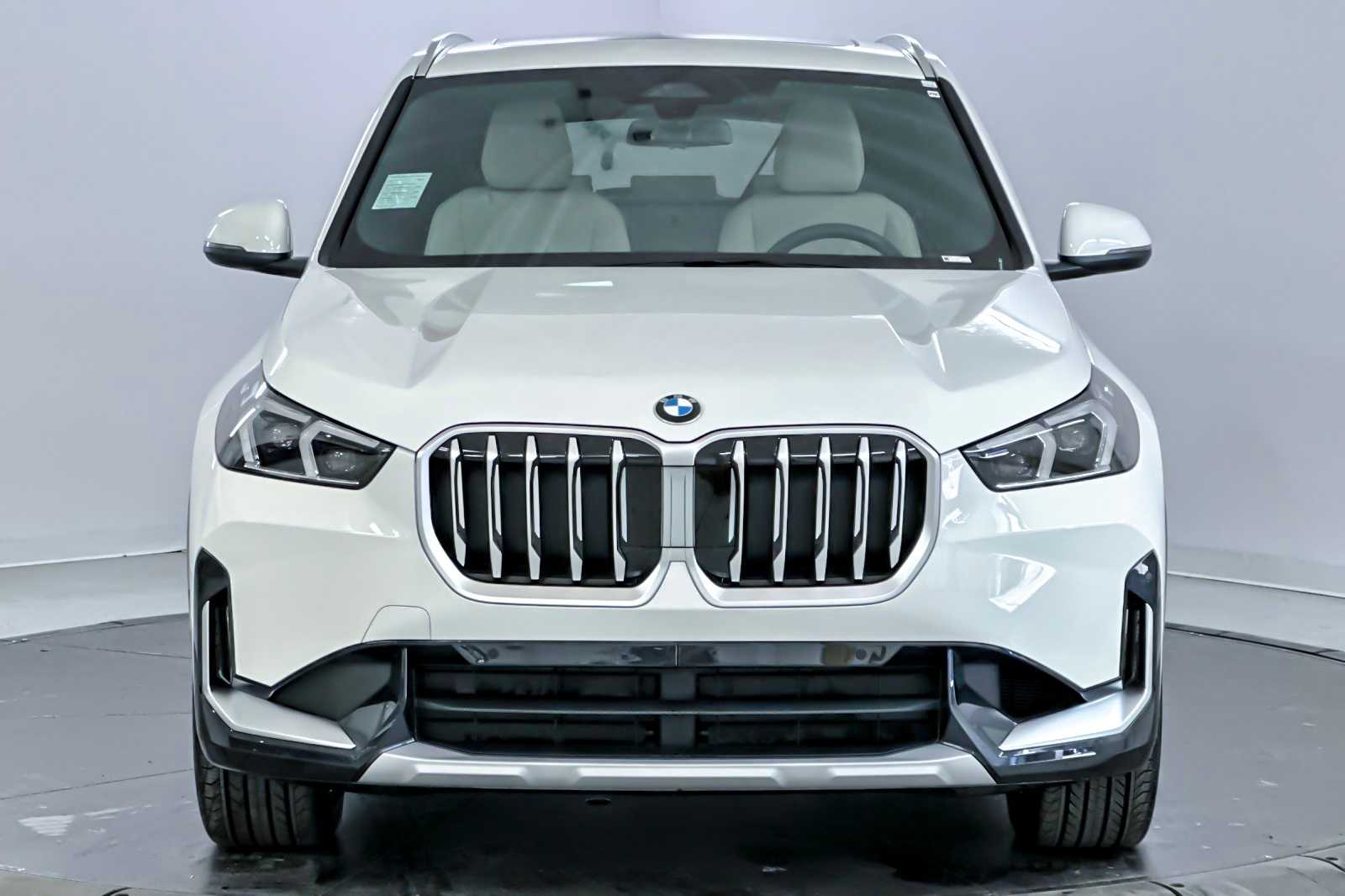 Thumbnail: 2025 BMW X1 - 10