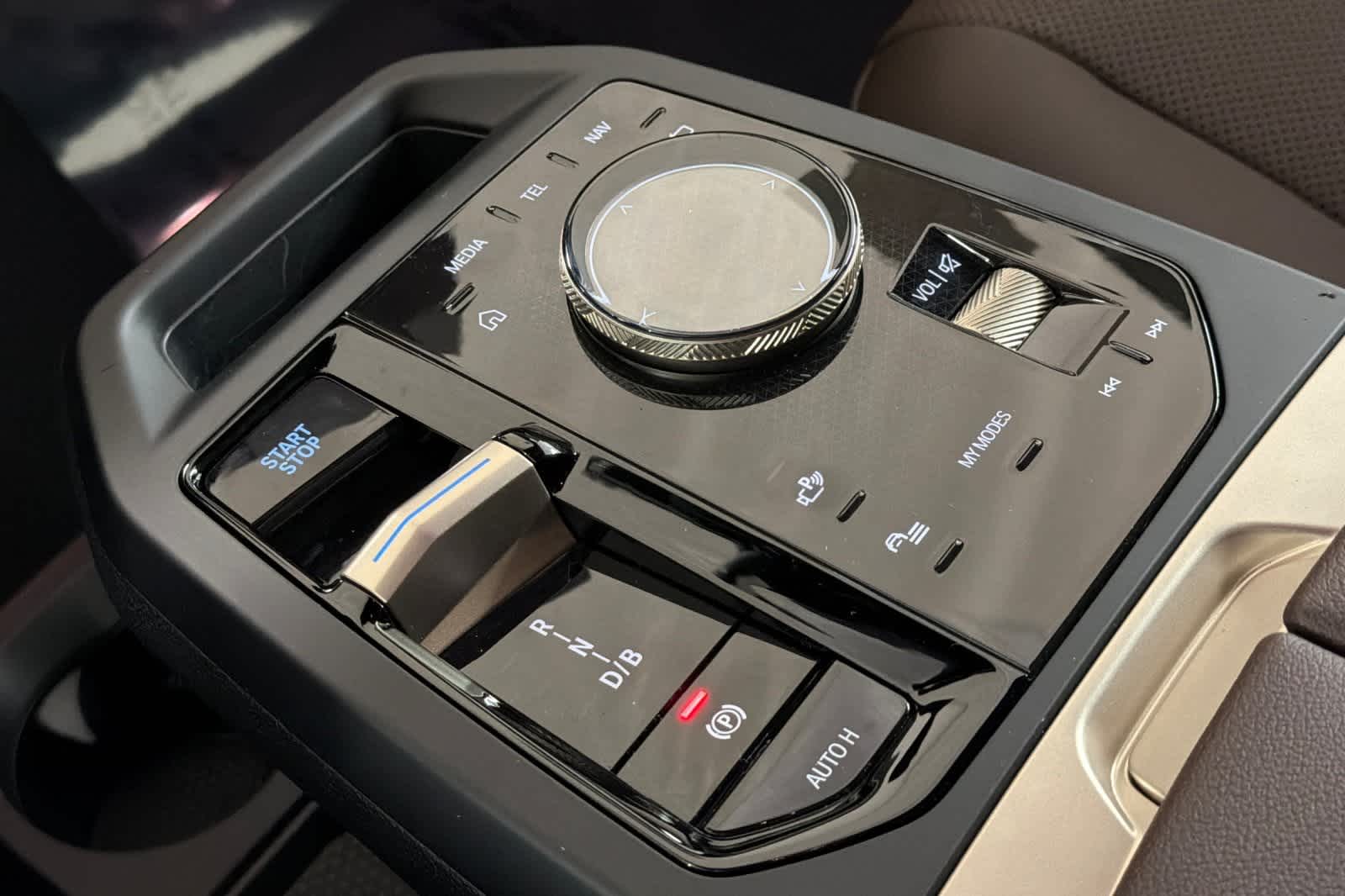 Thumbnail: 2026 BMW iX - 22