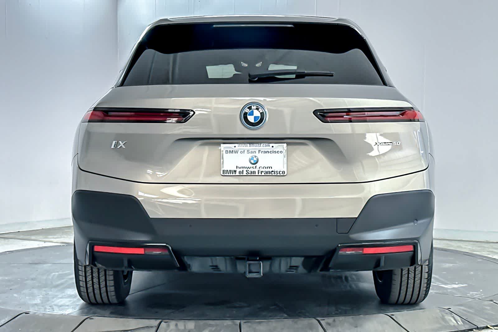 Thumbnail: 2023 BMW iX - 7