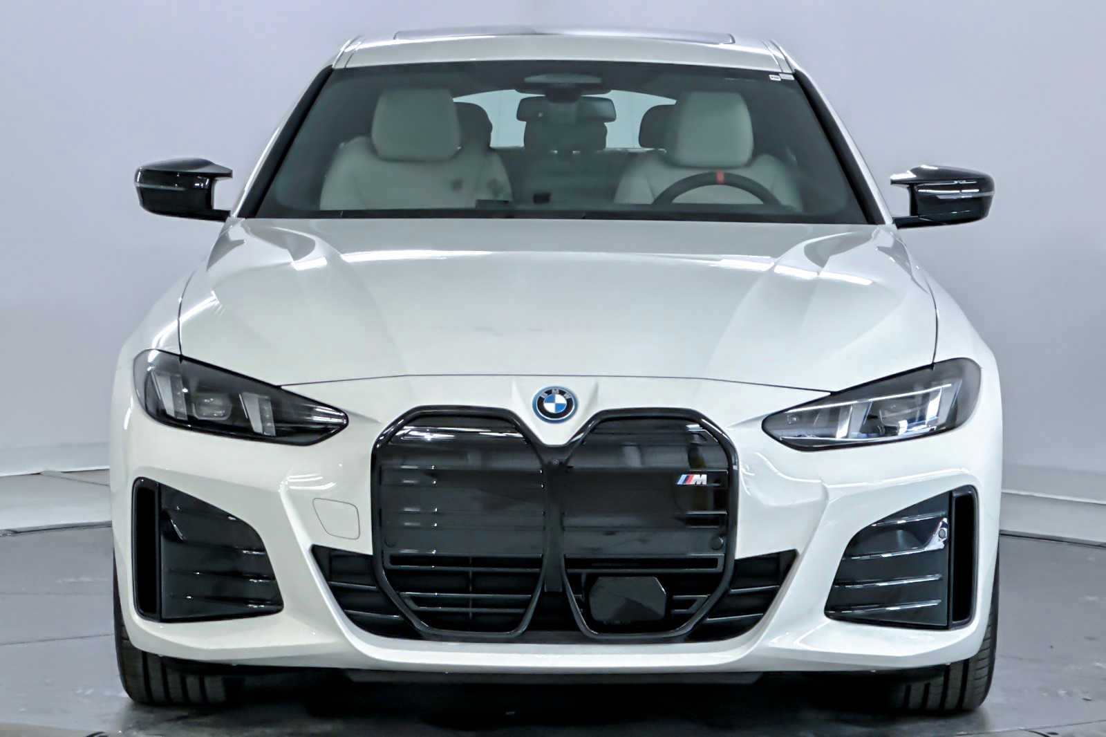 Thumbnail: 2025 BMW i4 - 10