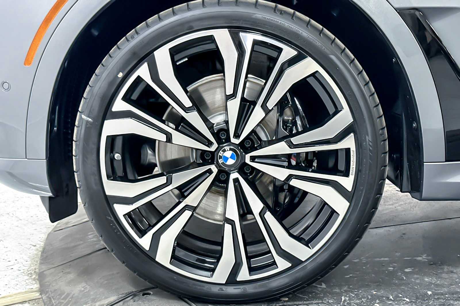 Thumbnail: 2026 BMW X7 - 25