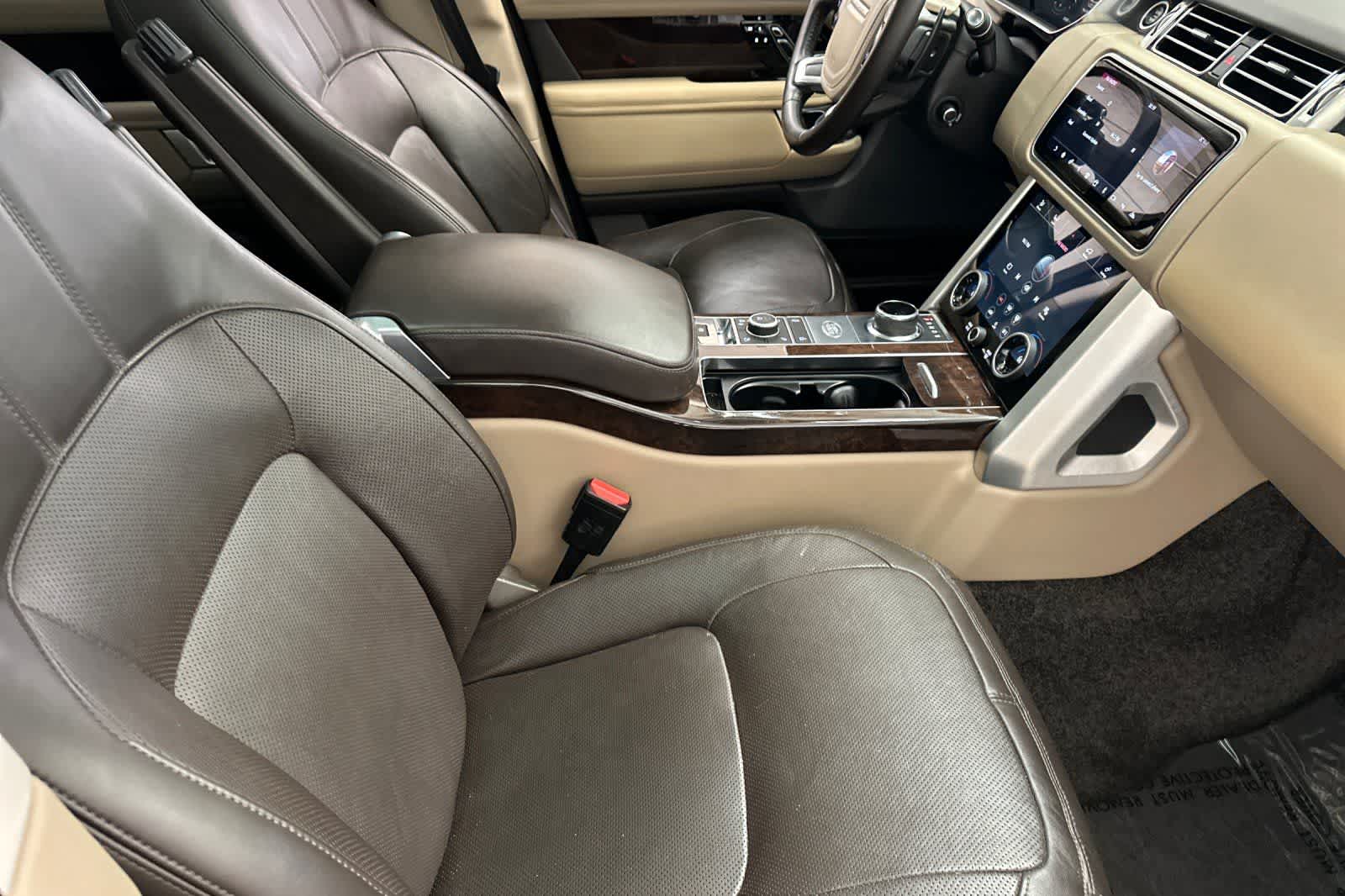 Thumbnail: 2020 Land Rover Range Rover - 16