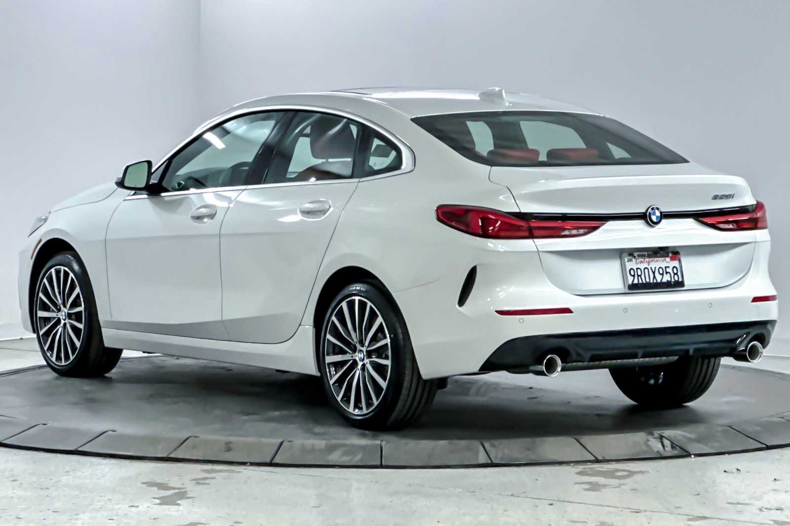 Thumbnail: 2024 BMW 2 Series - 6