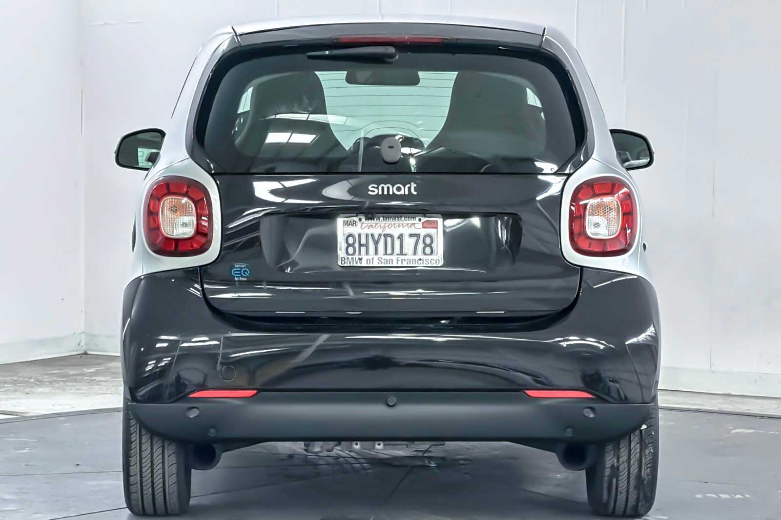 Thumbnail: 2018 smart fortwo - 6