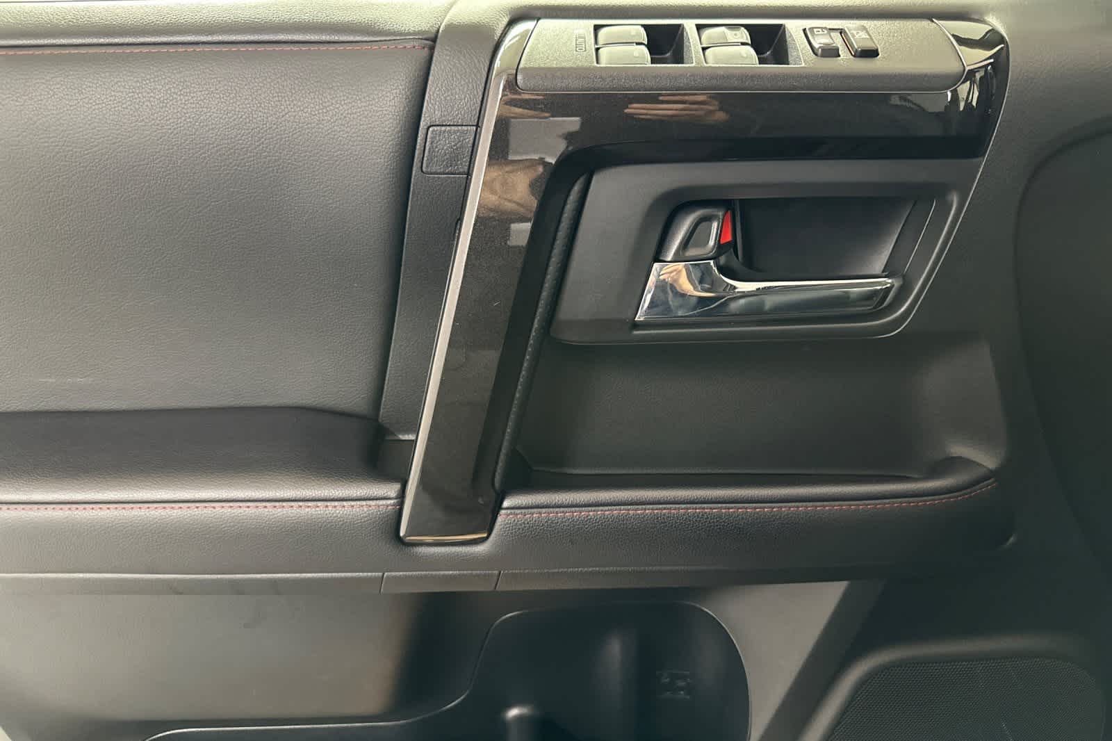 Thumbnail: 2020 Toyota 4Runner - 12