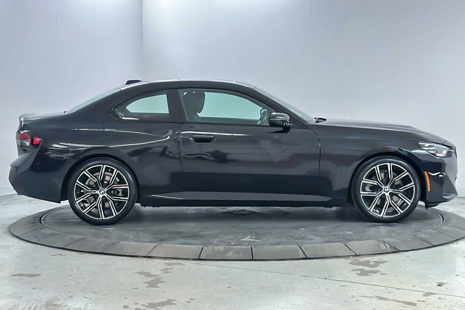 Thumbnail: 2023 BMW 2 Series - 8