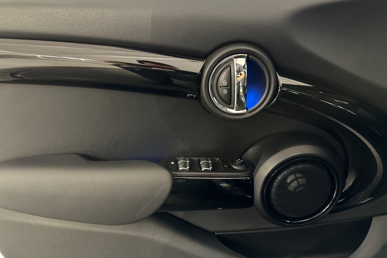 Thumbnail: 2017 MINI Cooper Hardtop - 12