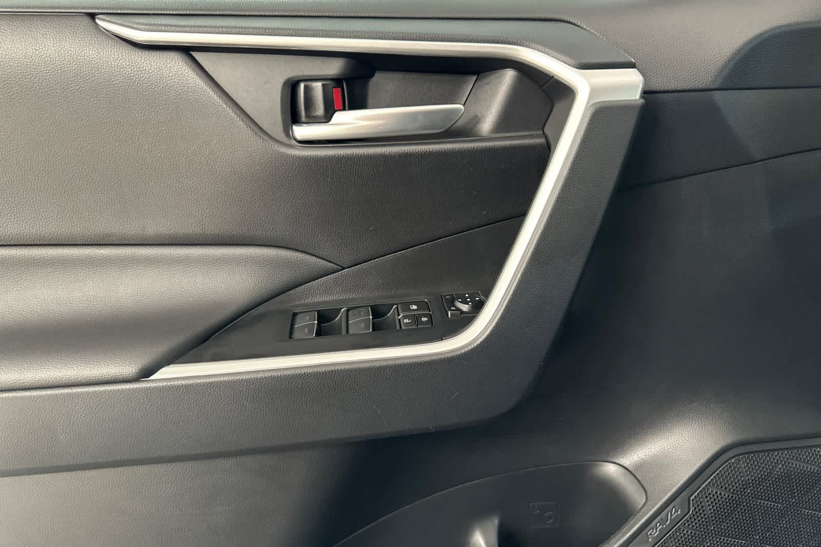 2024 Toyota RAV4 XLE 12