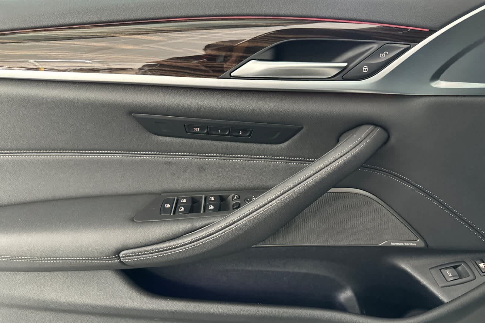 2023 BMW 5 Series 530e 12