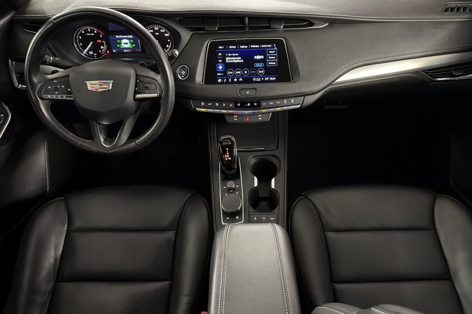 Thumbnail: 2023 Cadillac XT4 - 3