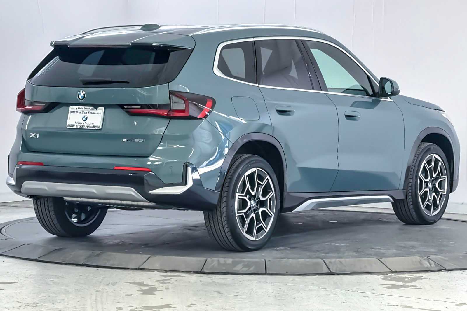 Thumbnail: 2026 BMW X1 - 2