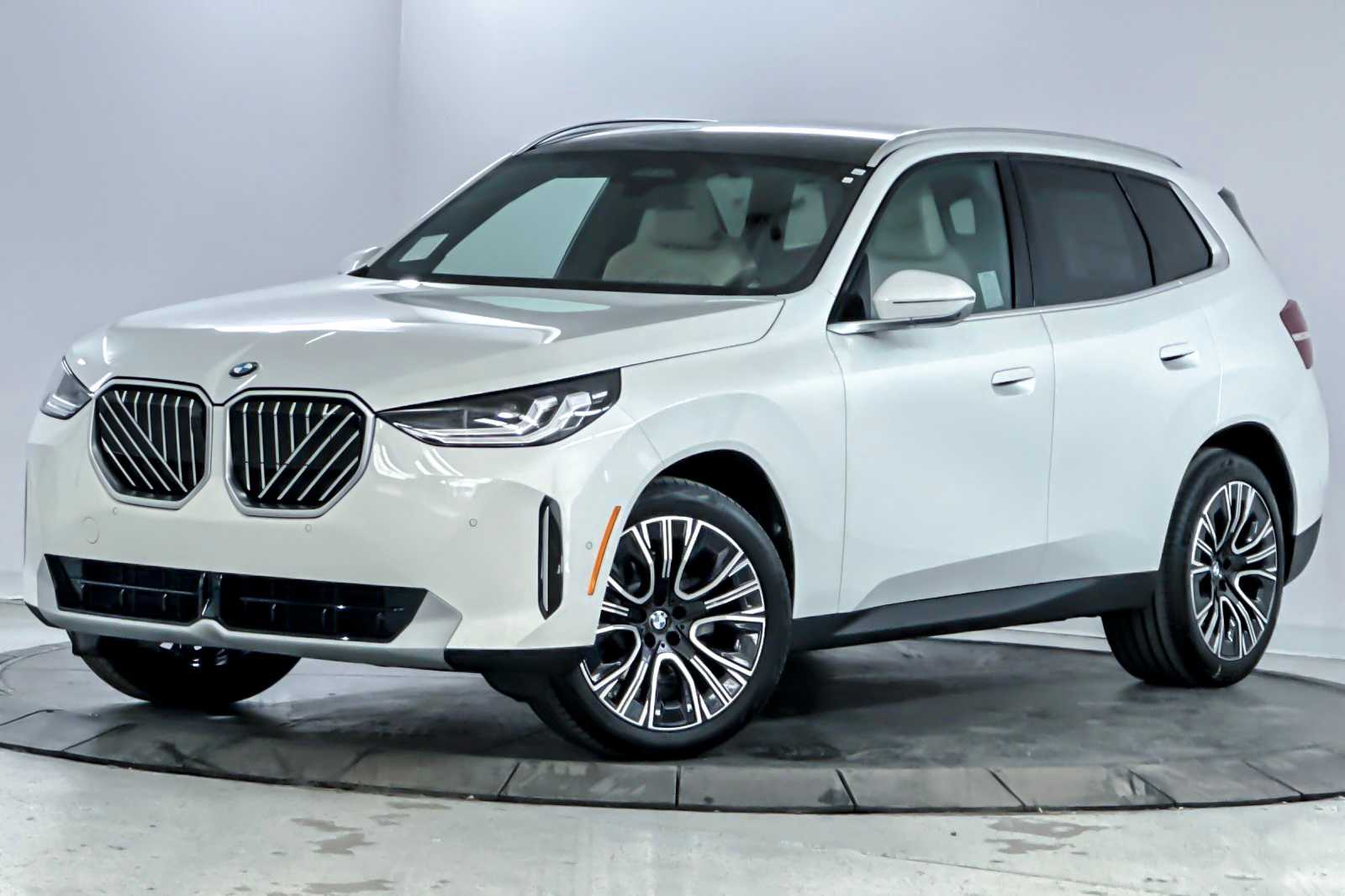 Thumbnail: 2026 BMW X3 - 1