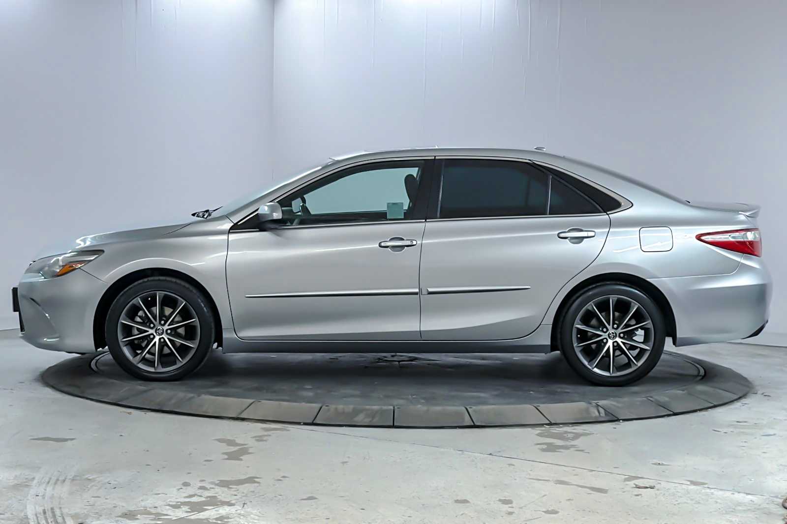 Thumbnail: 2016 Toyota Camry - 5