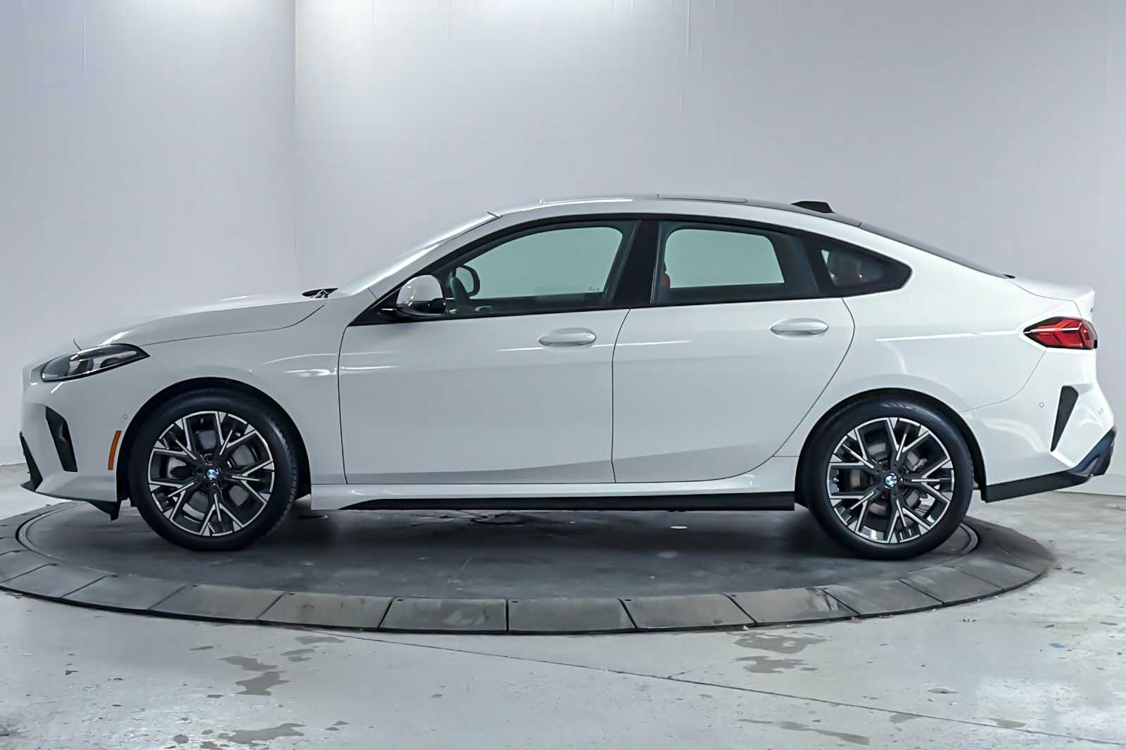 Thumbnail: 2025 BMW 2 Series - 5