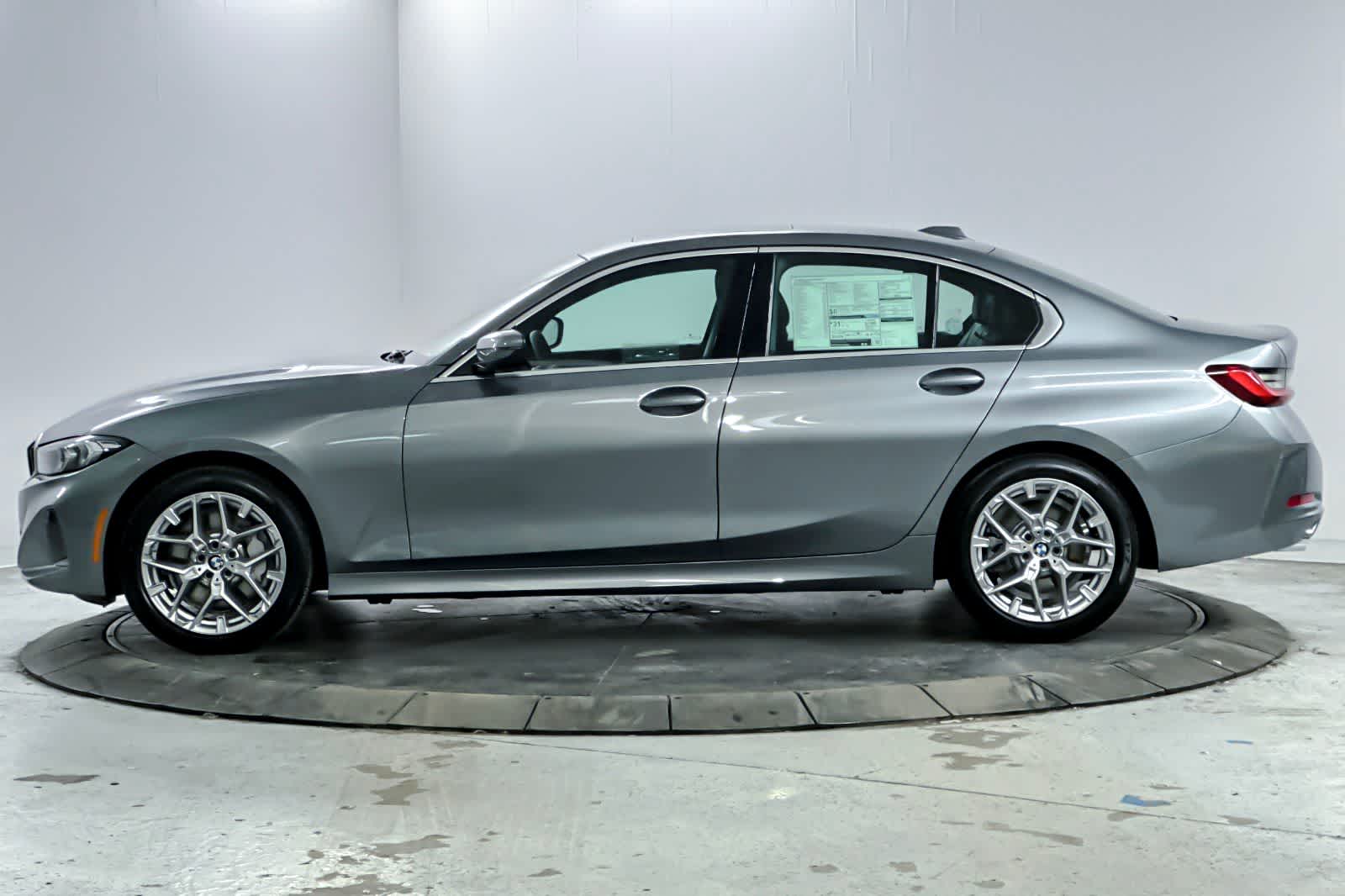 Thumbnail: 2026 BMW 3 Series - 4