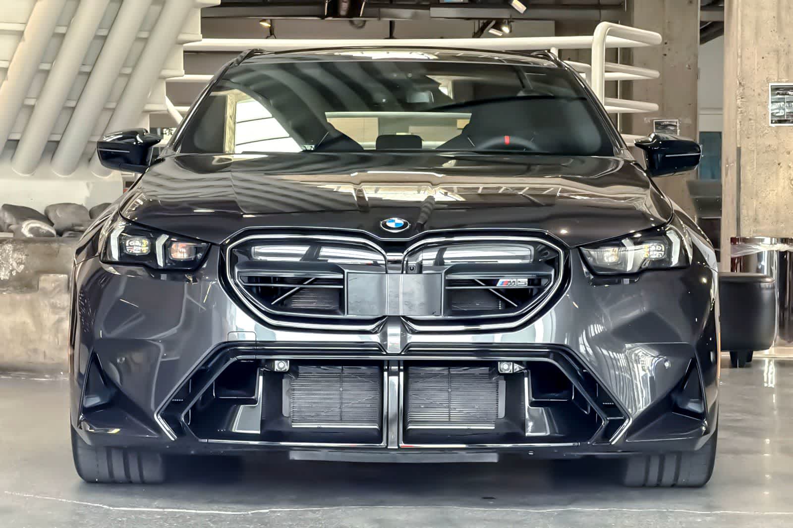 Thumbnail: 2027 BMW M5 - 10