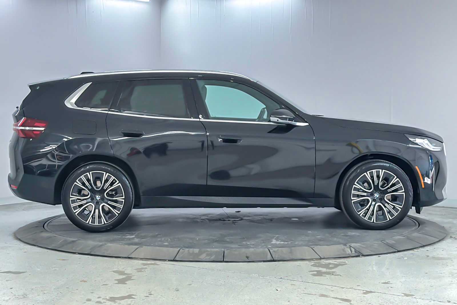 Thumbnail: 2025 BMW X3 - 8