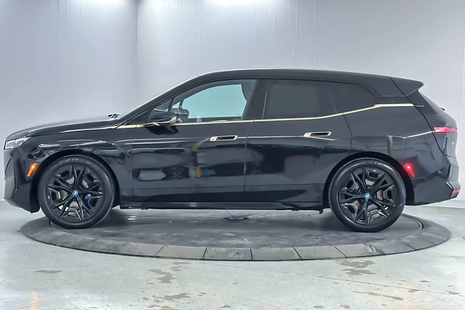 Thumbnail: 2024 BMW iX - 5
