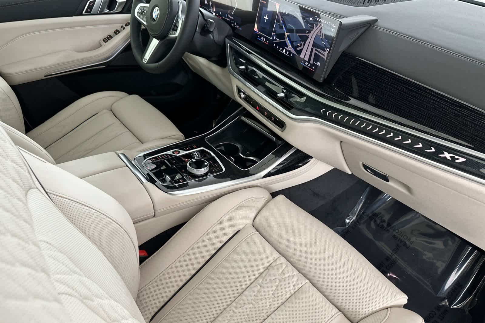 Thumbnail: 2026 BMW X7 - 16