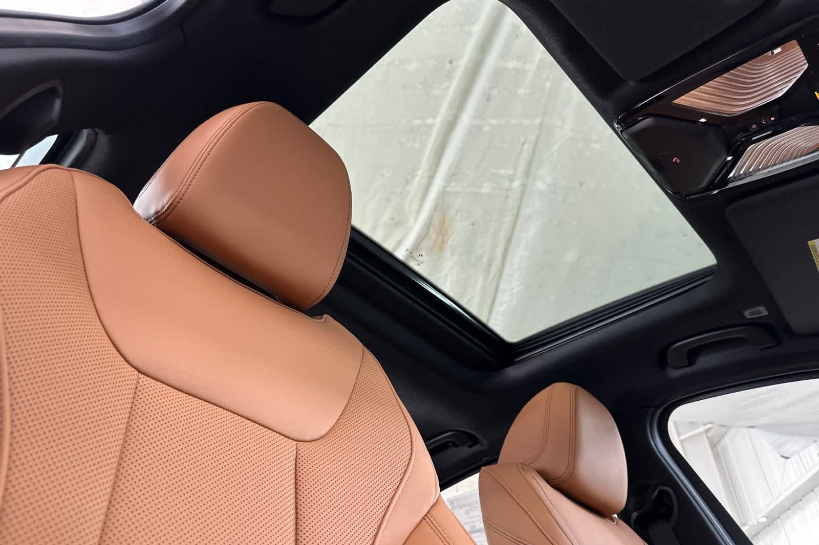 Thumbnail: 2026 BMW 3 Series - 16