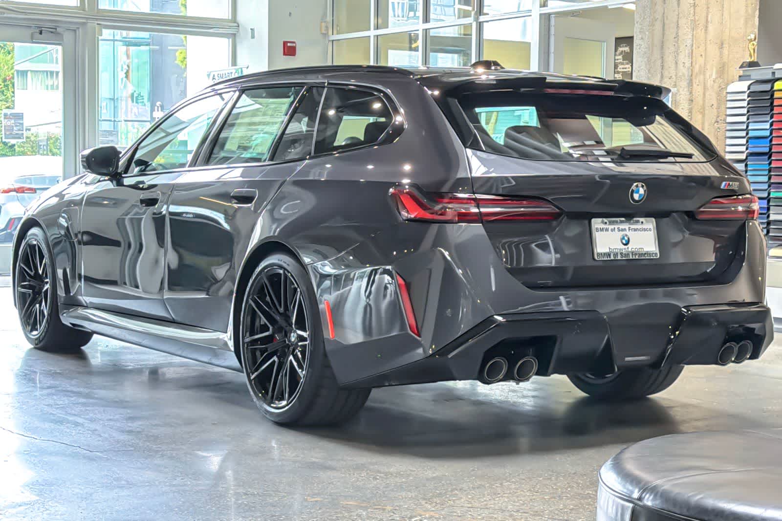 Thumbnail: 2027 BMW M5 - 6