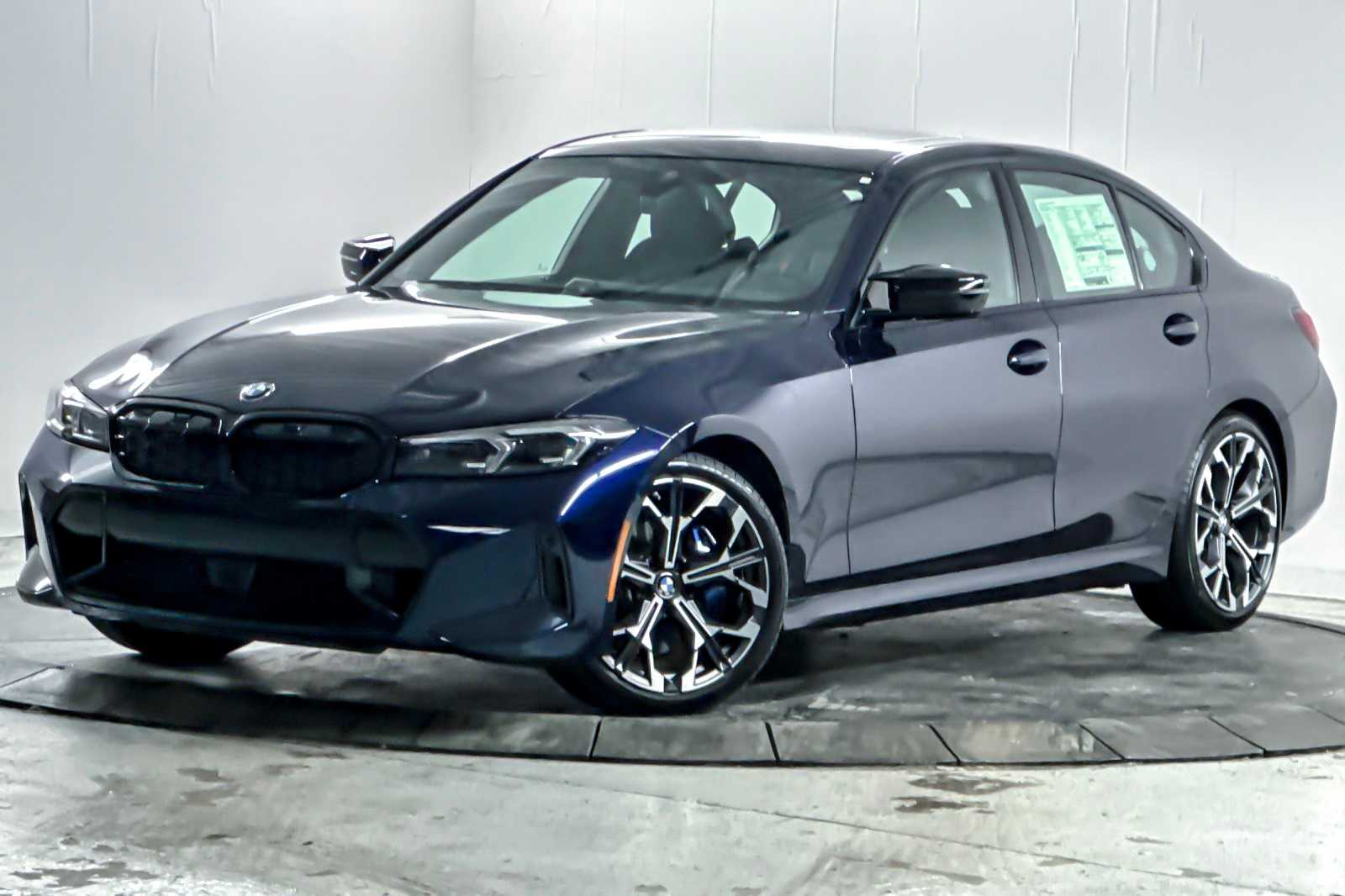 Thumbnail: 2026 BMW 3 Series - 1