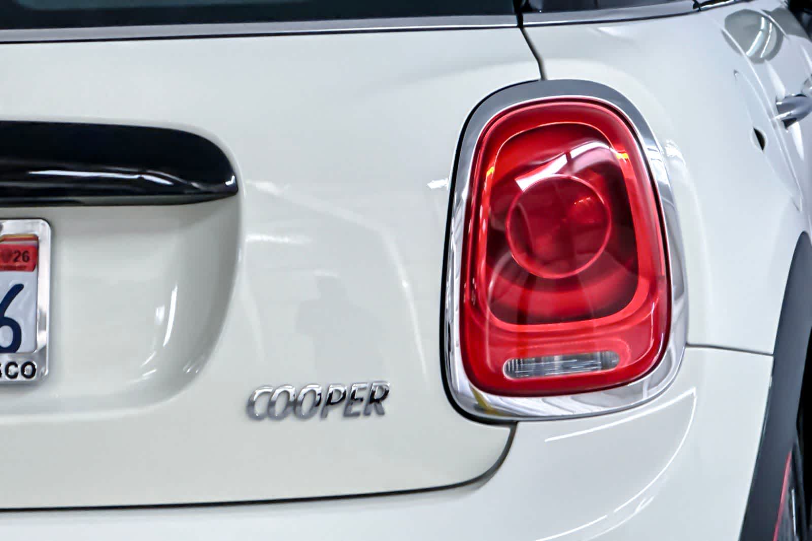 Thumbnail: 2019 MINI Cooper Hardtop - 26