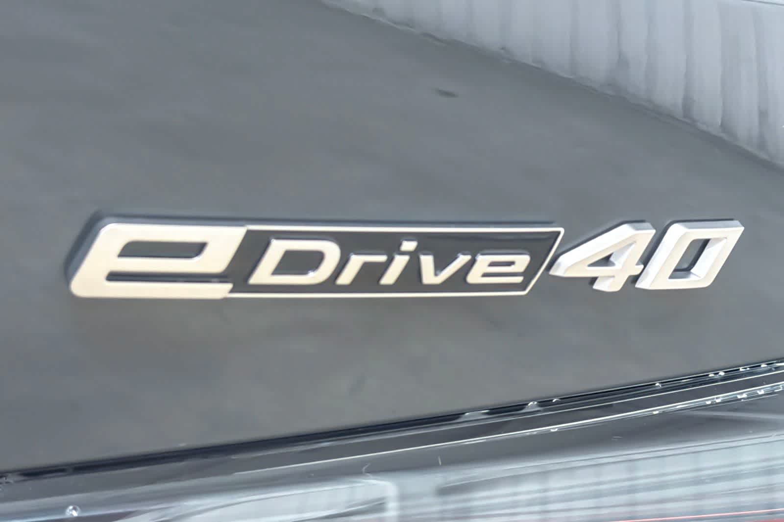 Thumbnail: 2026 BMW i4 - 25