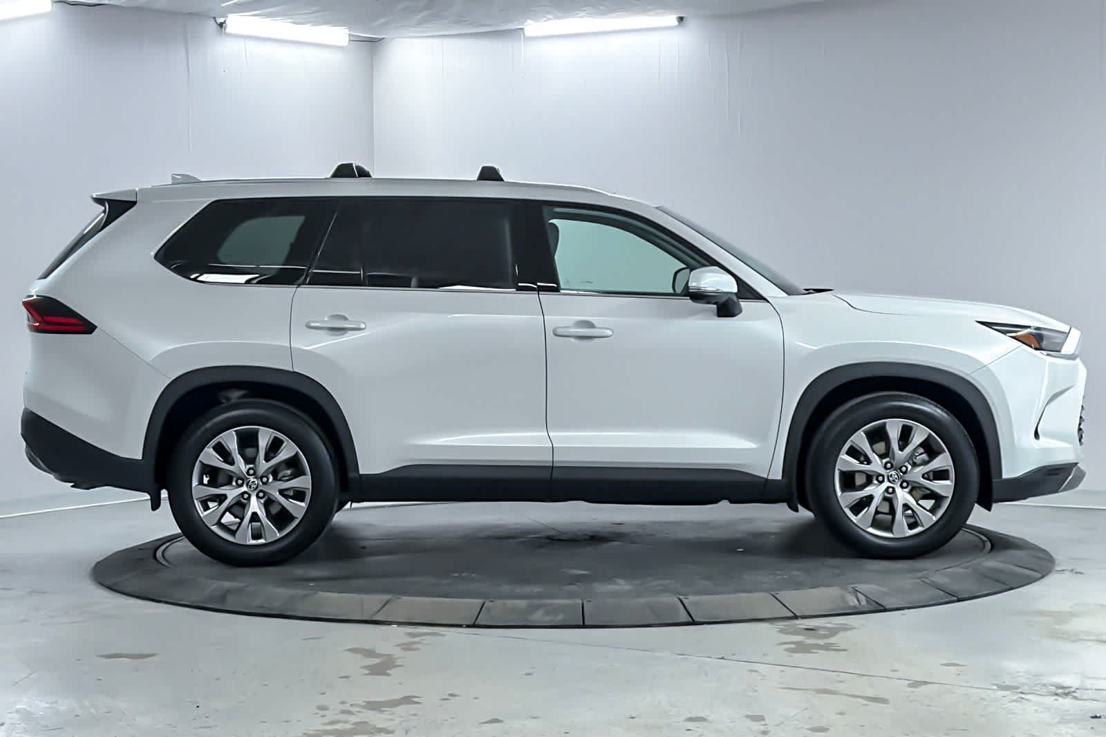 Thumbnail: 2025 Toyota Grand Highlander - 8