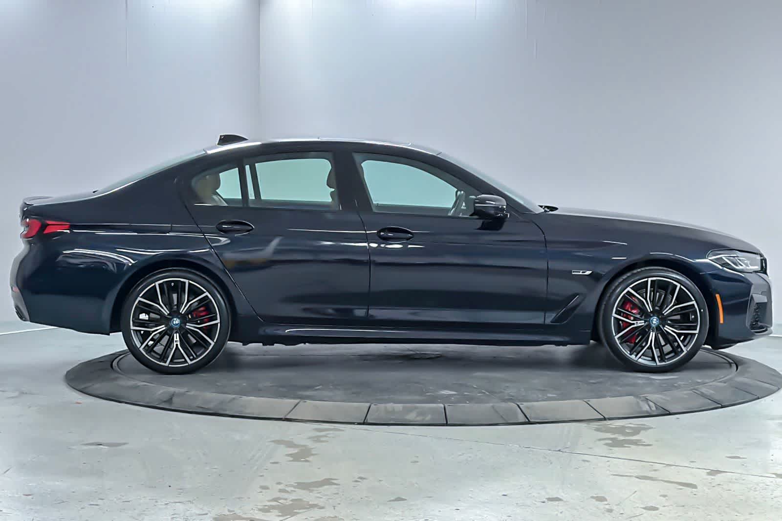 Thumbnail: 2023 BMW 5 Series - 8