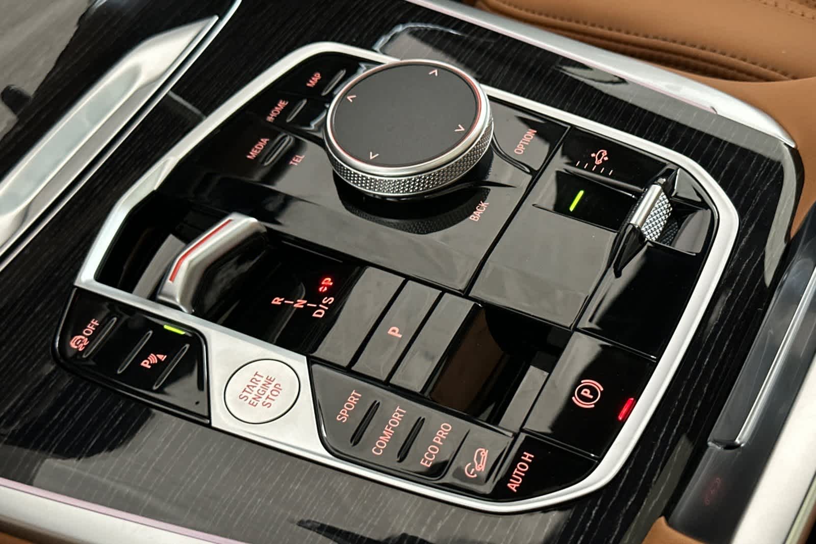Thumbnail: 2026 BMW X7 - 22