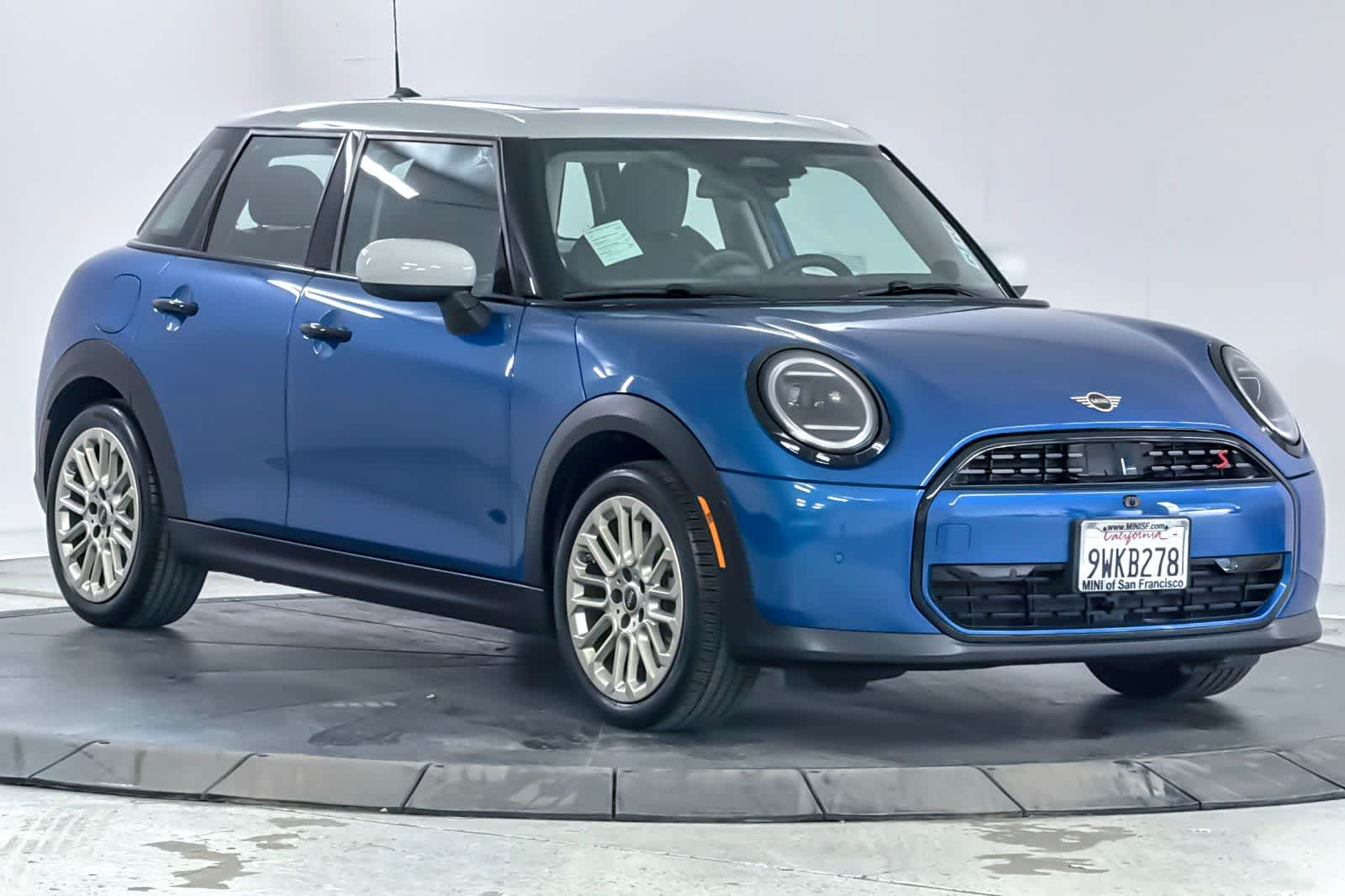 Thumbnail: 2026 MINI Cooper Hardtop - 9